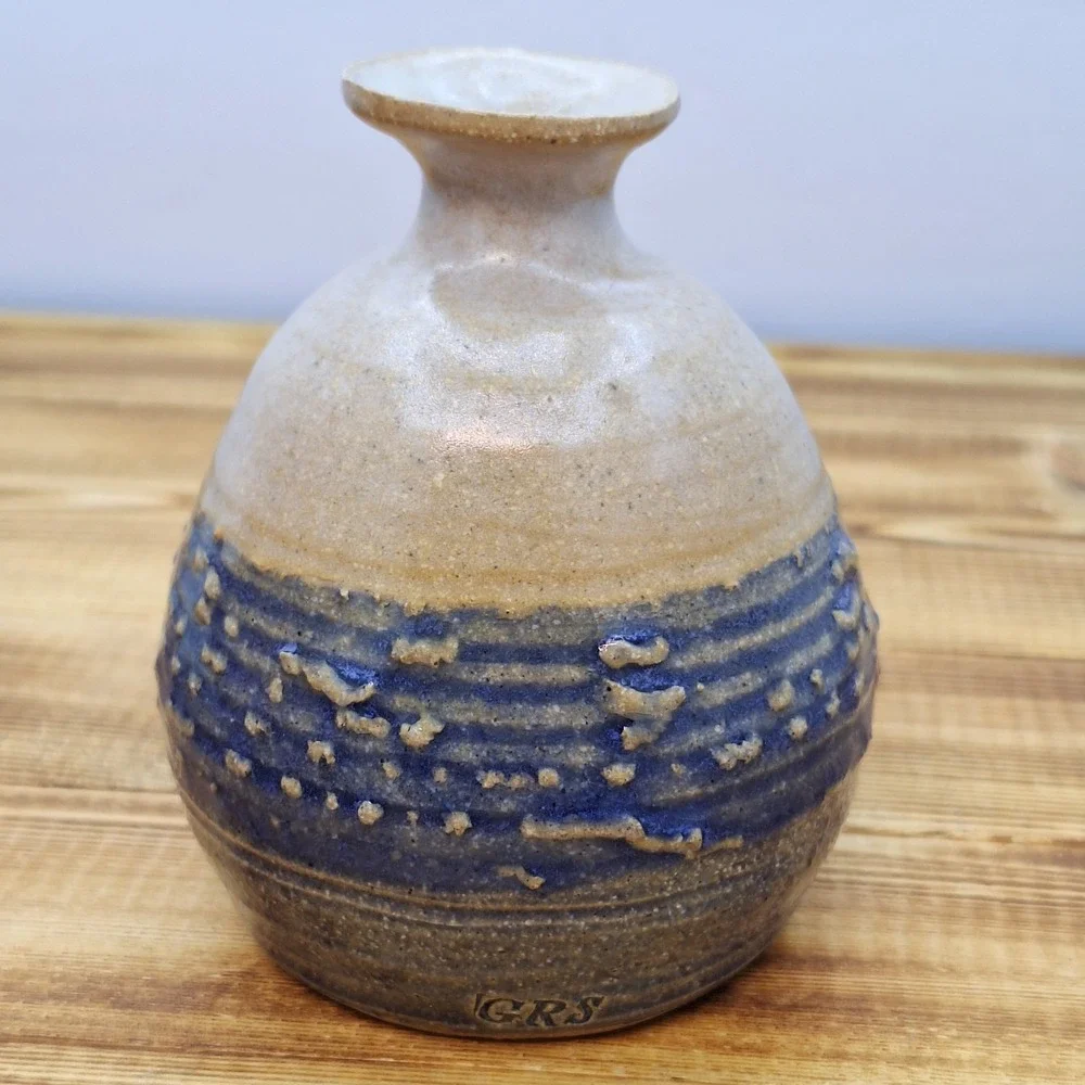 Vtg Signed bud Vase Blue Tan Textured Glazed Studio‎ Mohican Valley Pottery 3X4